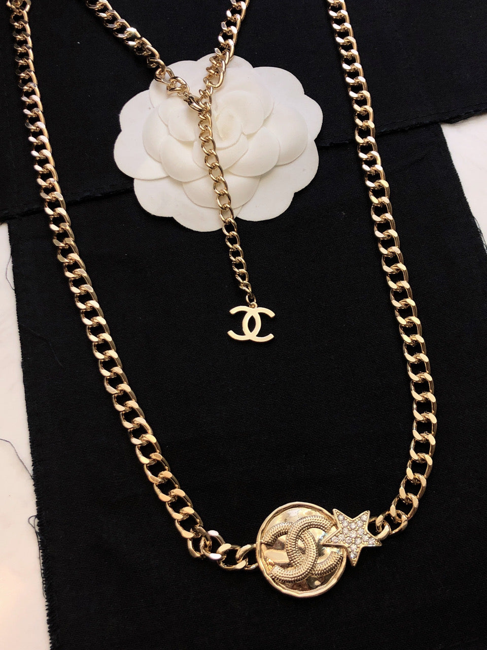 Chanel Rhinestone Star Chain 18K Gold Necklace product image 7, provided for visual reference and product detail review