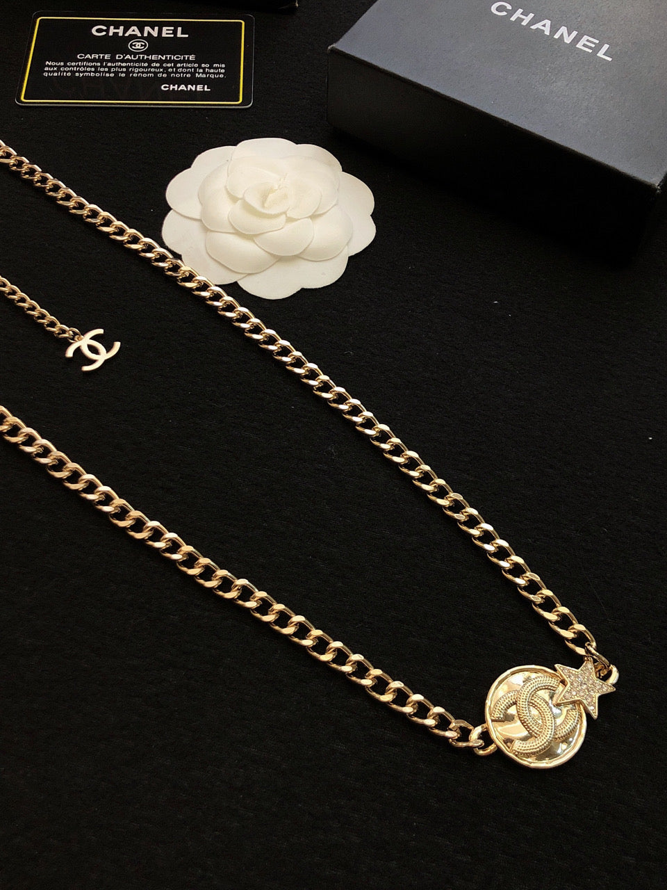 Chanel Rhinestone Star Chain 18K Gold Necklace product image 8, provided for visual reference and product detail review