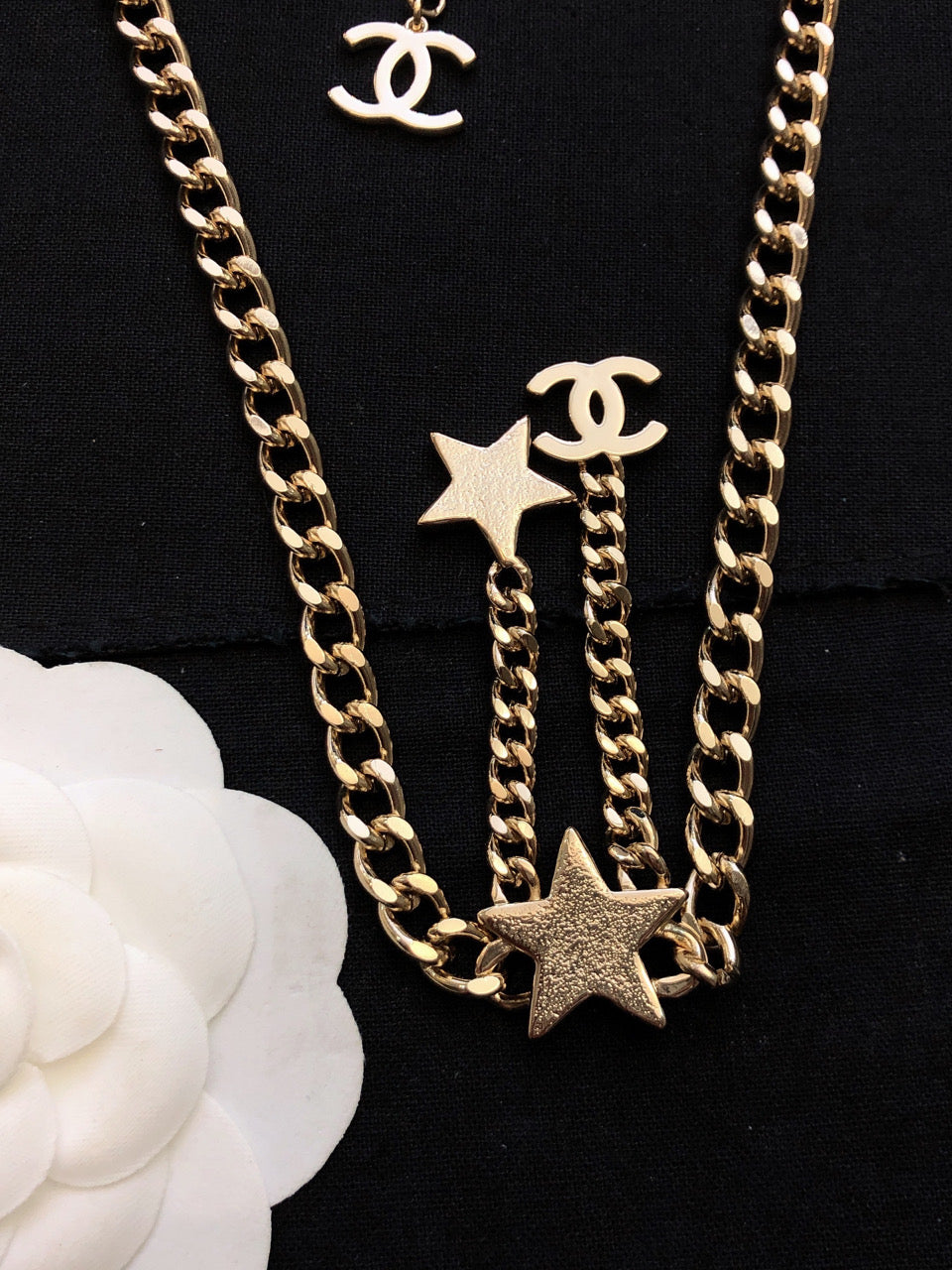 Chanel Rhinestone Star Chain 18K Gold Necklace product image 9, provided for visual reference and product detail review