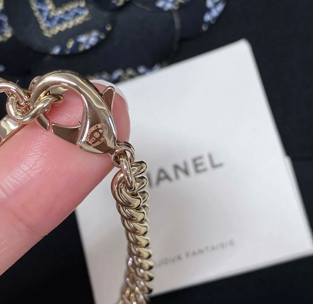 Chanel Rhinestone Star Chain 18K Gold Necklace product image 10, provided for visual reference and product detail review