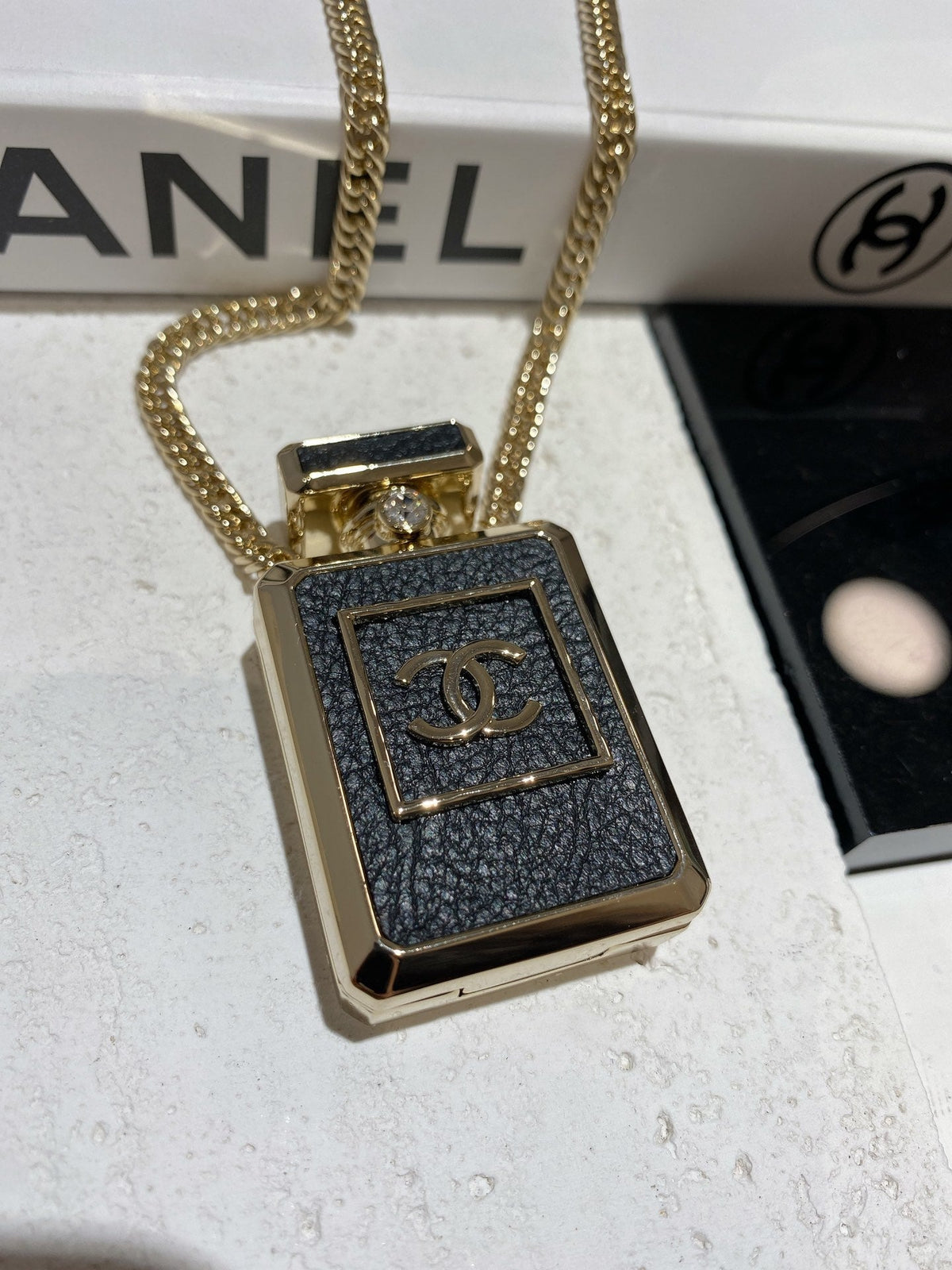 Chanel No.5 Perfume Pendant Vintage 18K Gold Necklace product image 6, provided for visual reference and product detail