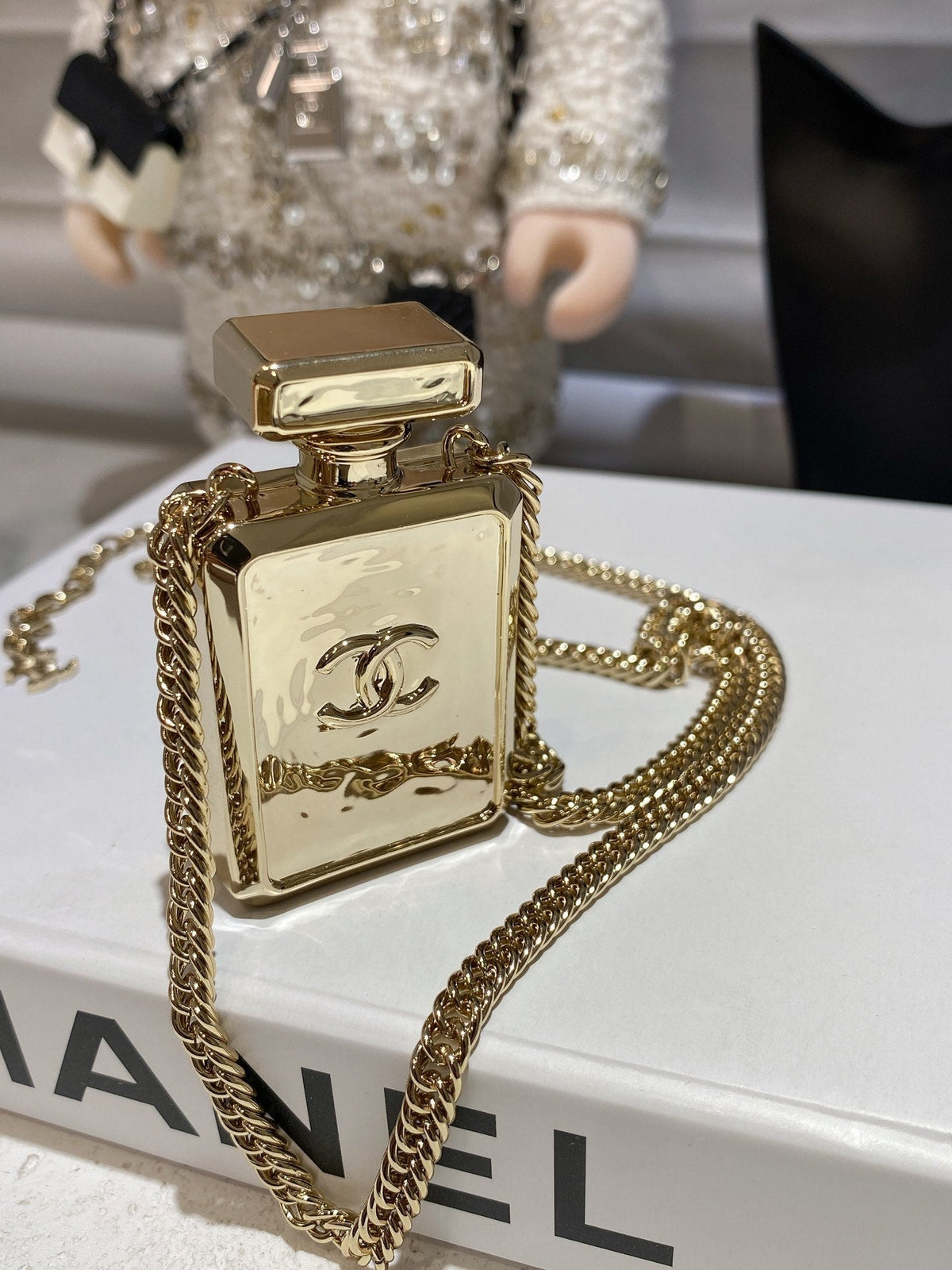 Chanel No.5 Perfume Pendant Vintage 18K Gold Necklace product image 3, provided for visual reference and product detail