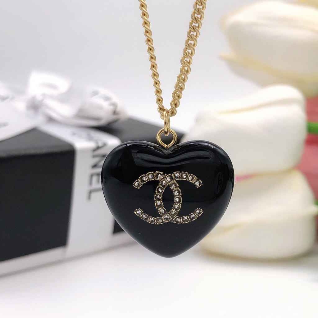 Chanel Black Heart 18K Gold Necklace product image 6, provided for visual reference and product detail review