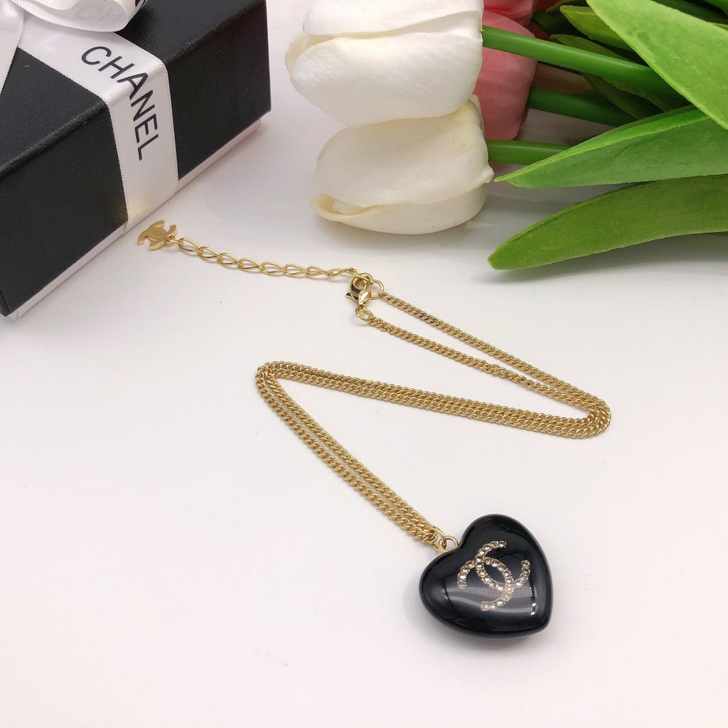 Chanel Black Heart 18K Gold Necklace product image 7, provided for visual reference and product detail review