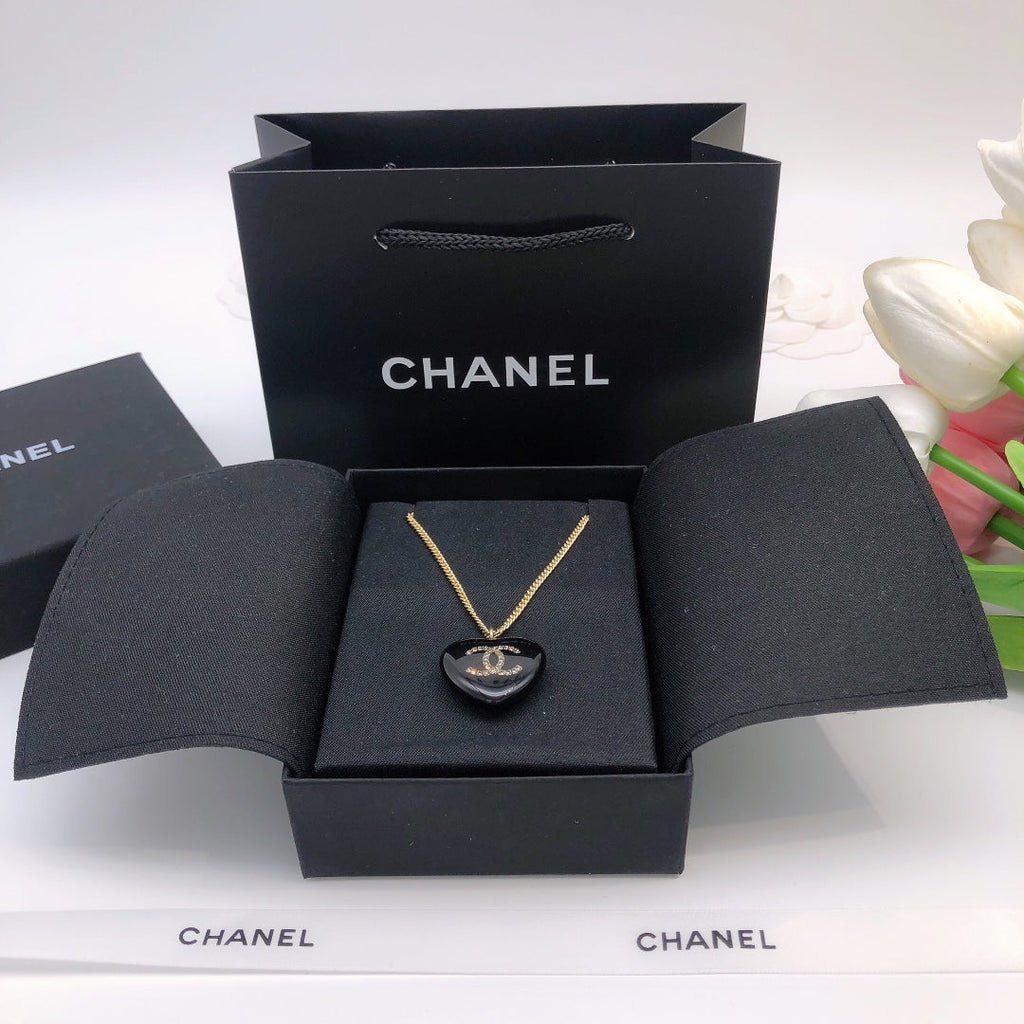 Chanel Black Heart 18K Gold Necklace product image 9, provided for visual reference and product detail review