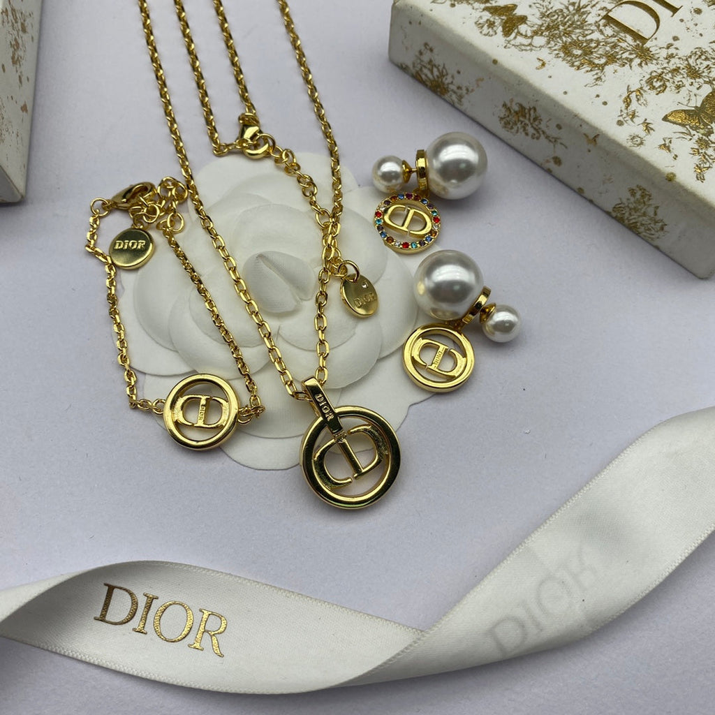 Dior Petit Multicolor Crystals 18K Gold Necklace product image 8, provided for visual reference and product detail review