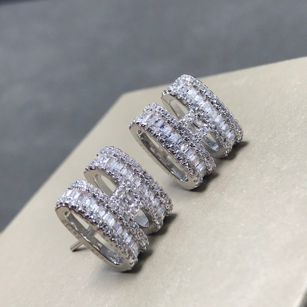 Hermes Pop Diamonds 18K Gold Earrings product image 17, provided for visual reference and product detail review
