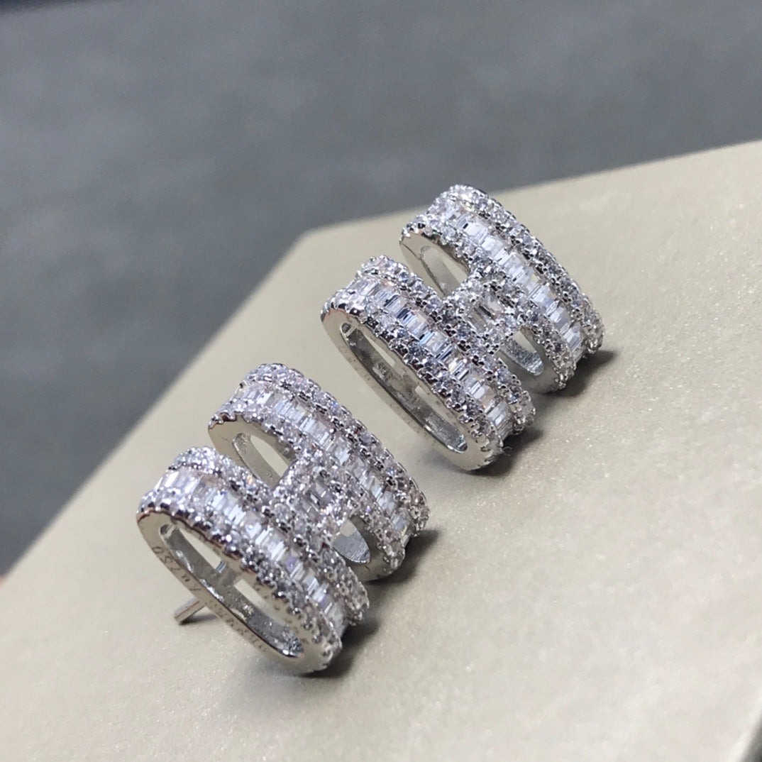 Hermes Pop Diamonds 18K Gold Earrings product image 17, provided for visual reference and product detail review