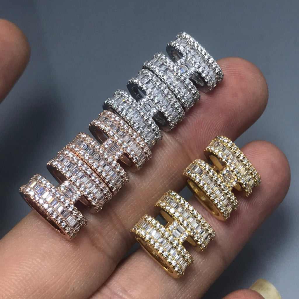 Hermes Pop Diamonds 18K Gold Earrings product image 6, provided for visual reference and product detail review