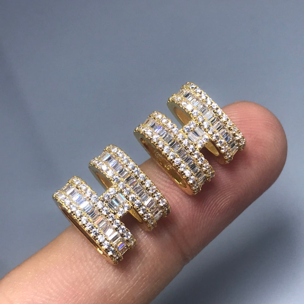 Hermes Pop Diamonds 18K Gold Earrings product image 4, provided for visual reference and product detail review