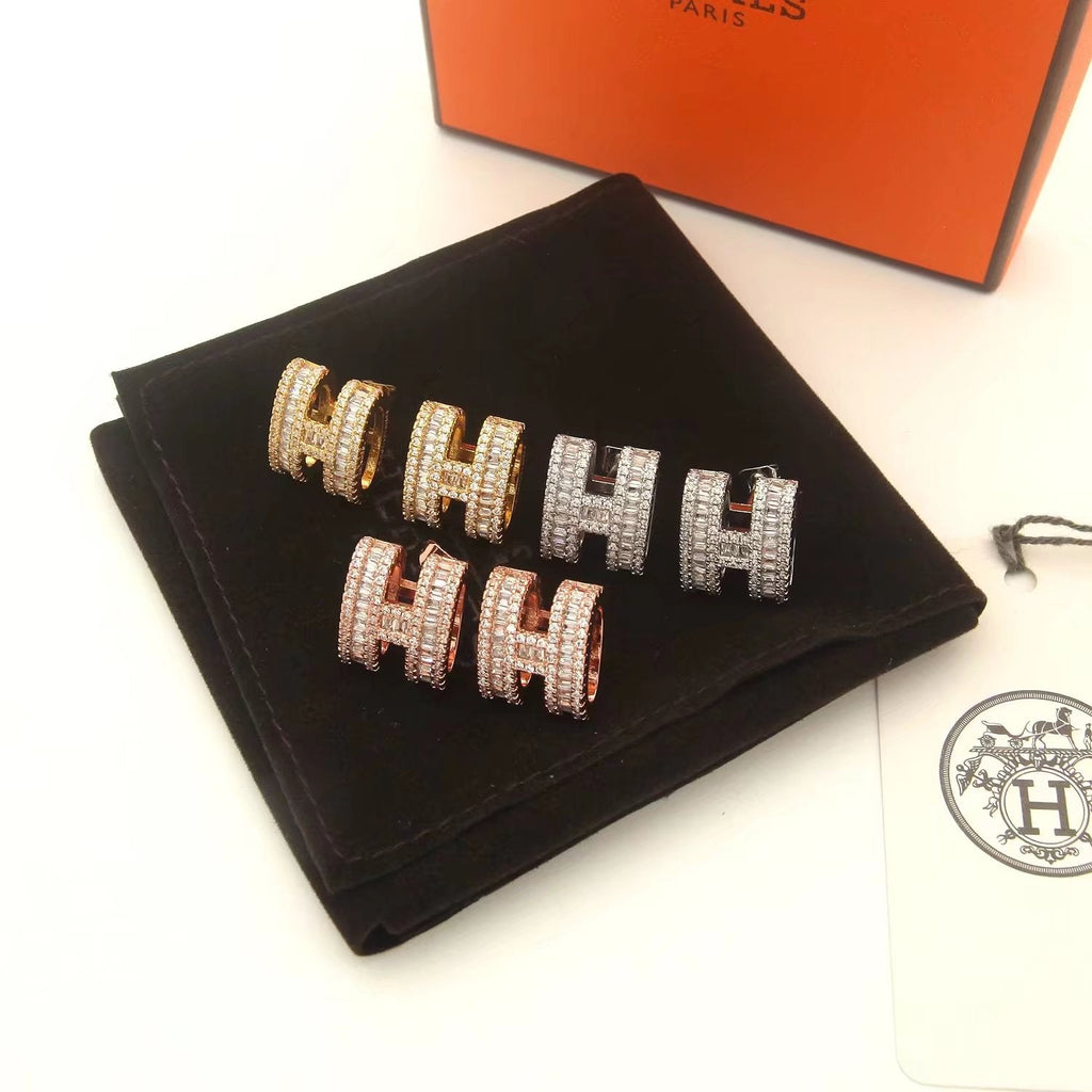 Hermes Pop Diamonds 18K Gold Earrings product image 12, provided for visual reference and product detail review