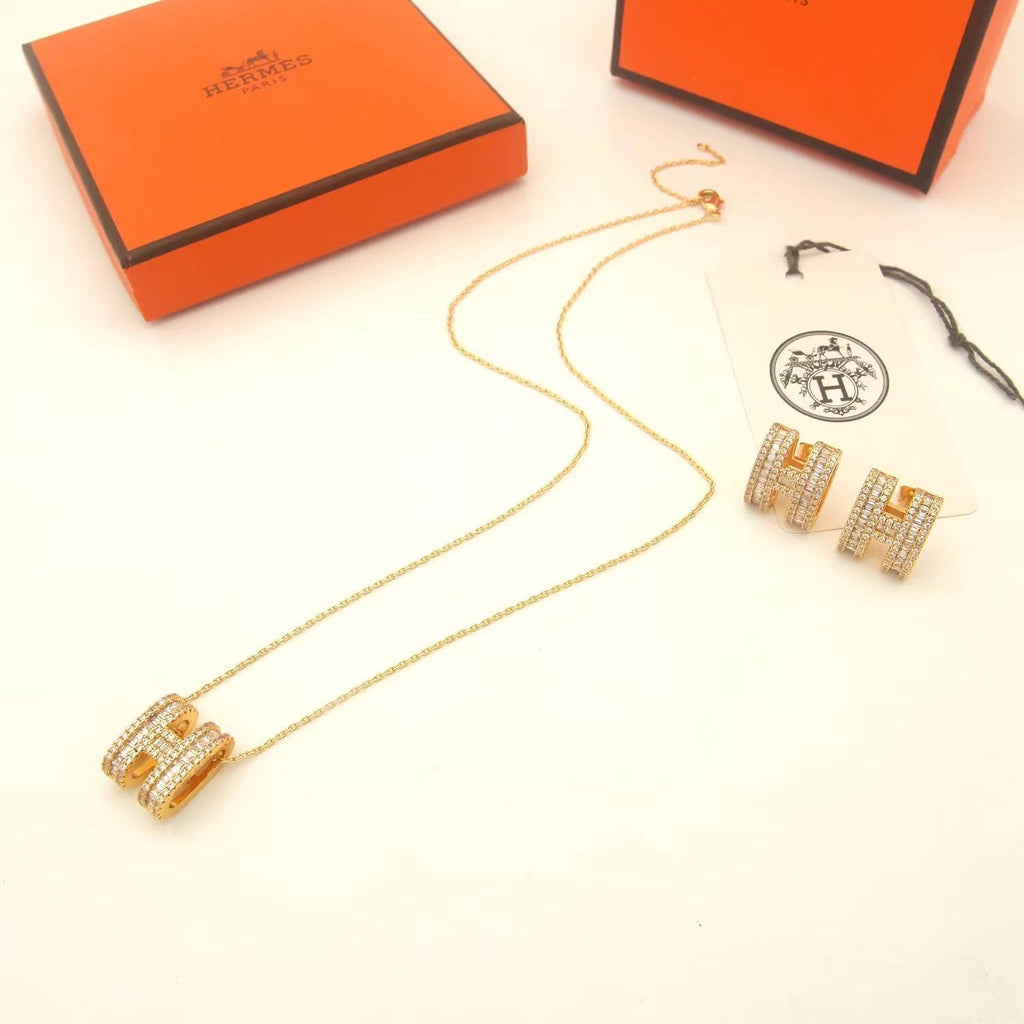Hermes Pop Diamonds 18K Gold Earrings product image 14, provided for visual reference and product detail review