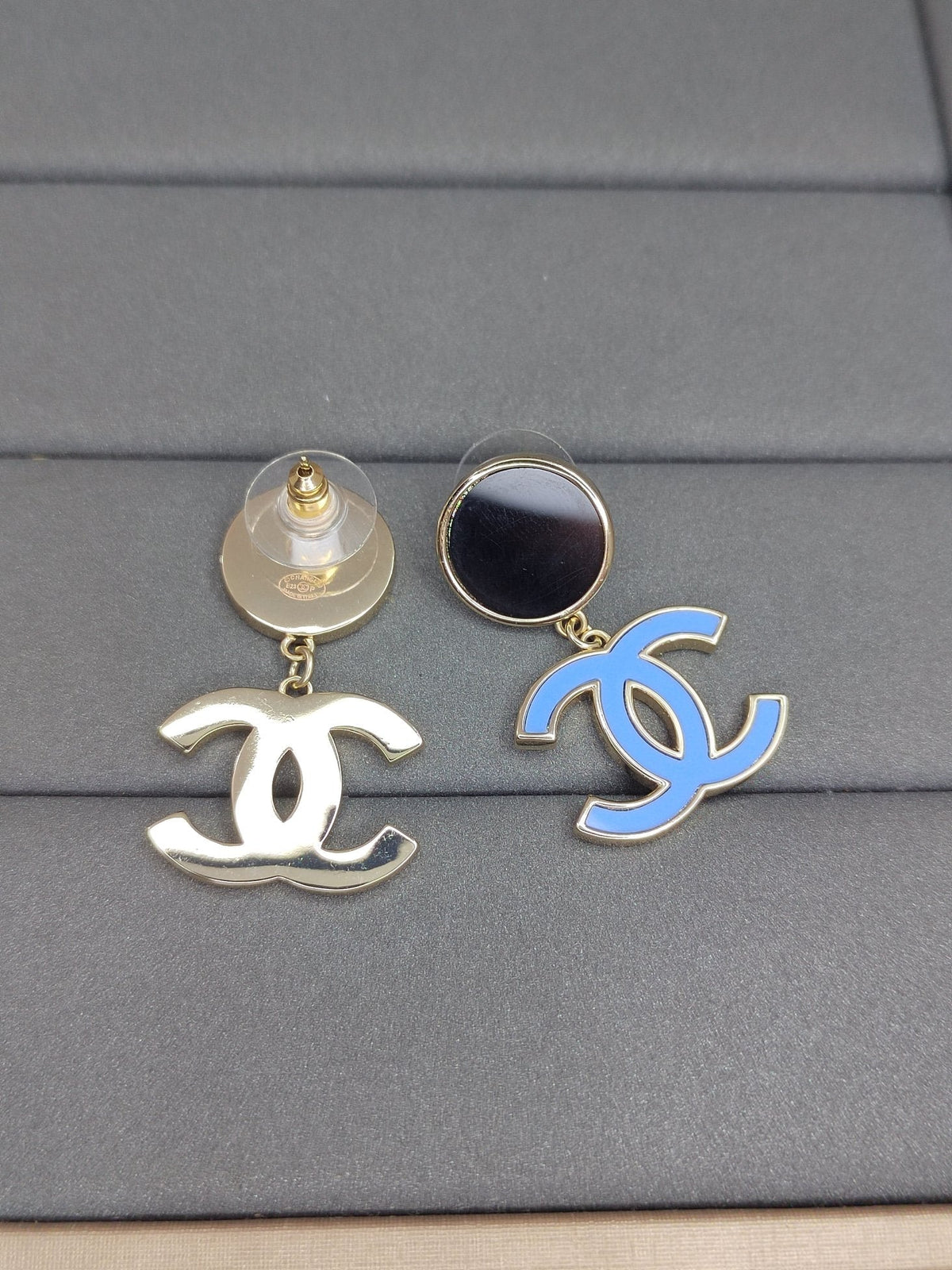 Chanel Classic Blue Dangle 18K Gold Earrings product image 4, provided for visual reference and product detail review