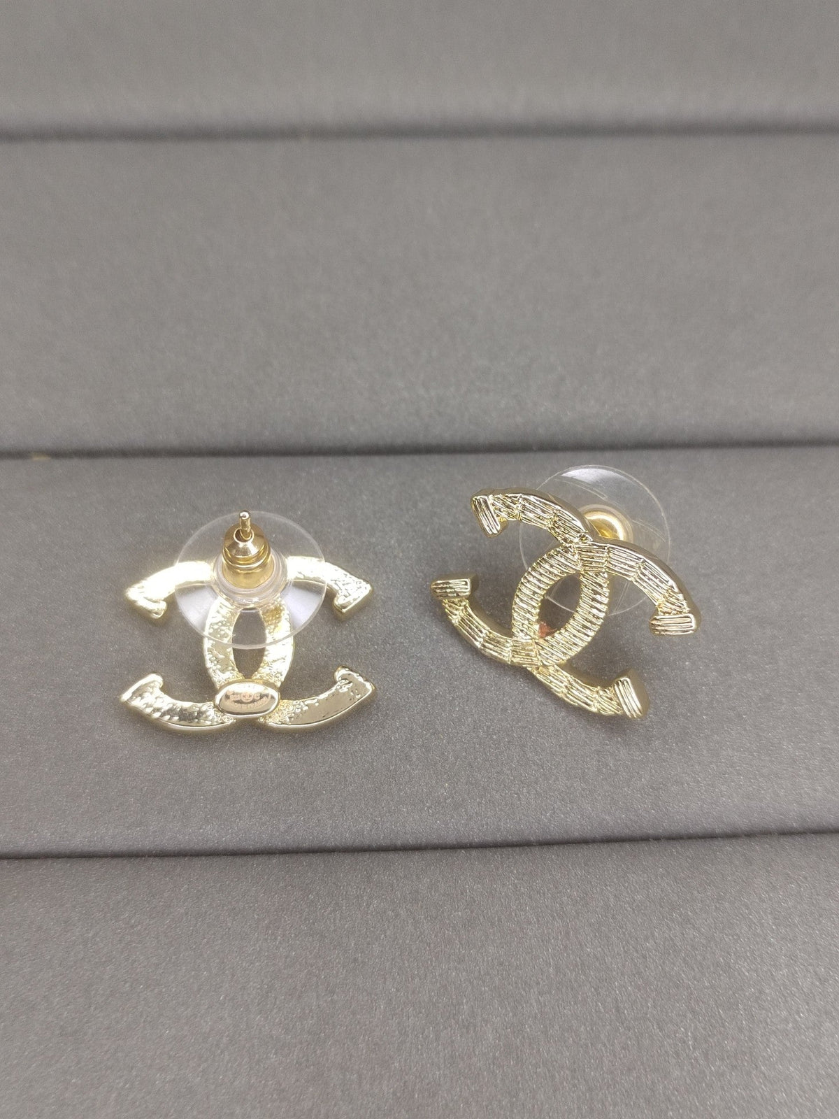 Chanel Classic 18K Gold Earrings product image 4, provided for visual reference and product detail review
