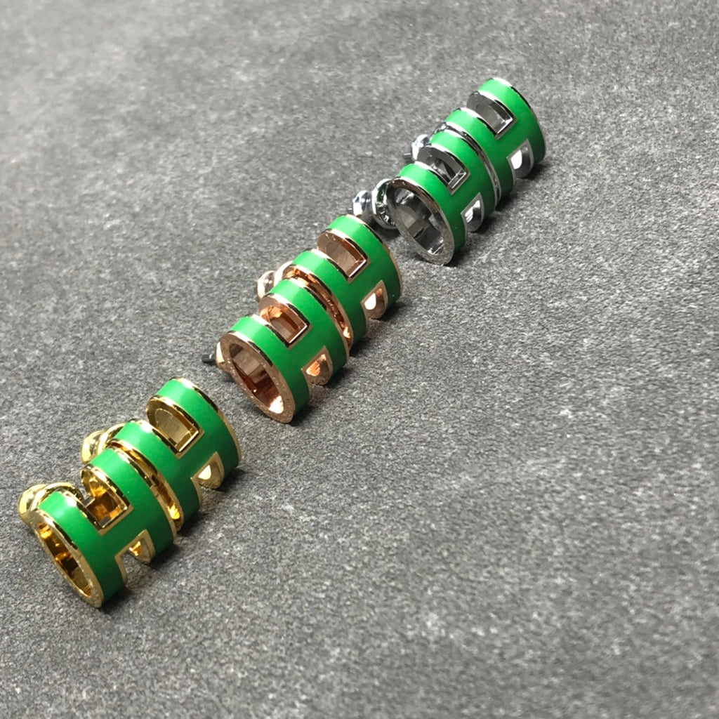 Hermes Mini Pop Green 18K Gold Earrings product image 7, provided for visual reference and product detail review