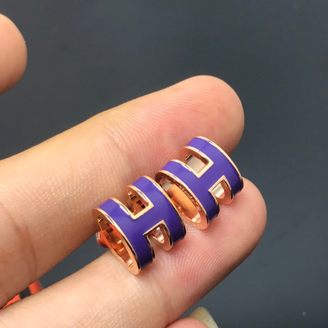 Hermes Mini Pop Purple 18K Gold Earrings product image 5, provided for visual reference and product detail review