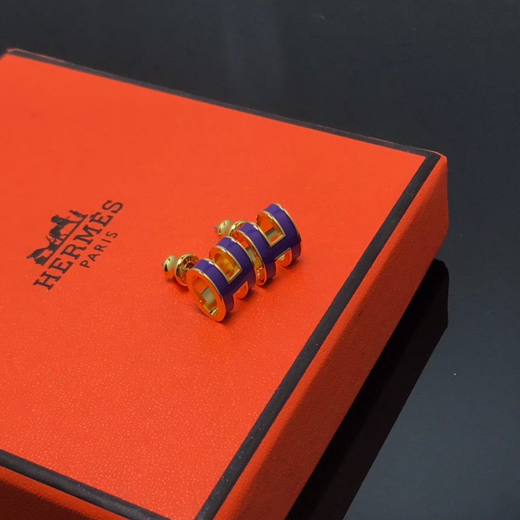 Hermes Mini Pop Purple 18K Gold Earrings product image 7, provided for visual reference and product detail review