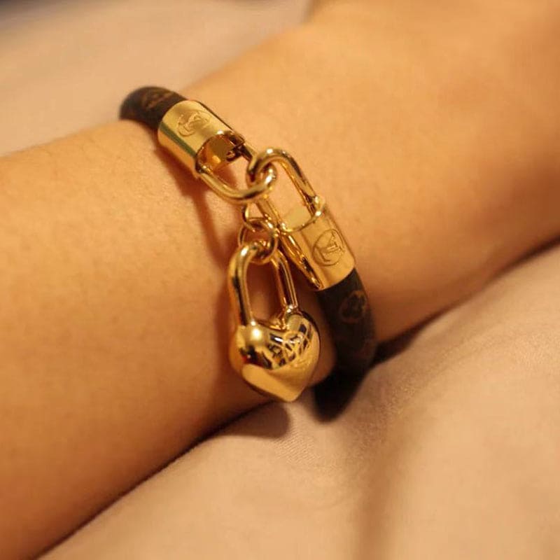 Louis Vuitton Crazy In Lock Charm 18K Gold Bracelet product image 3, provided for visual reference and product detail review