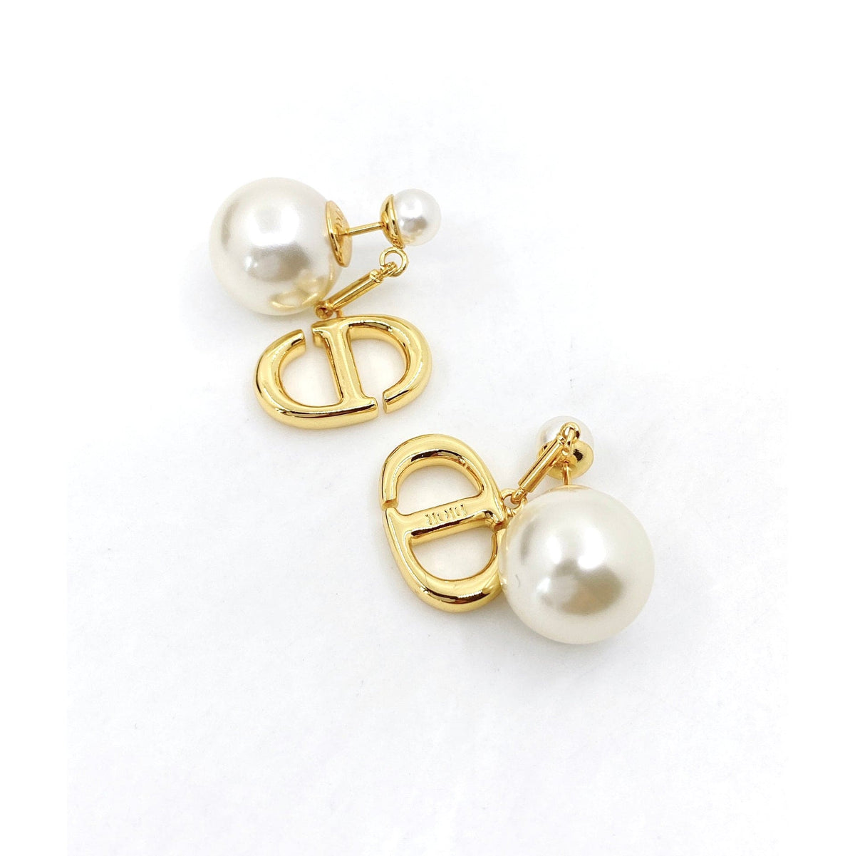 Tribales Pearl 18K Gold Earrings product image 3, provided for visual reference and product detail review