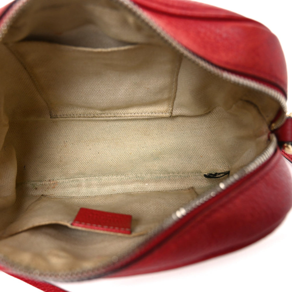 Pebbled Calfskin Small Soho Disco Bag Tabasco Red product image 4, provided for visual reference and product detail review