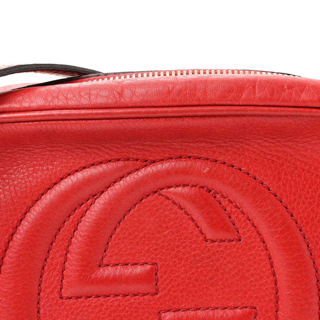 Pebbled Calfskin Small Soho Disco Bag Tabasco Red product image 8, provided for visual reference and product detail review