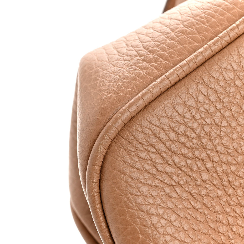 Pebbled Calfskin Small Soho Disco Bag Camelia product image 13, provided for visual reference and product detail review