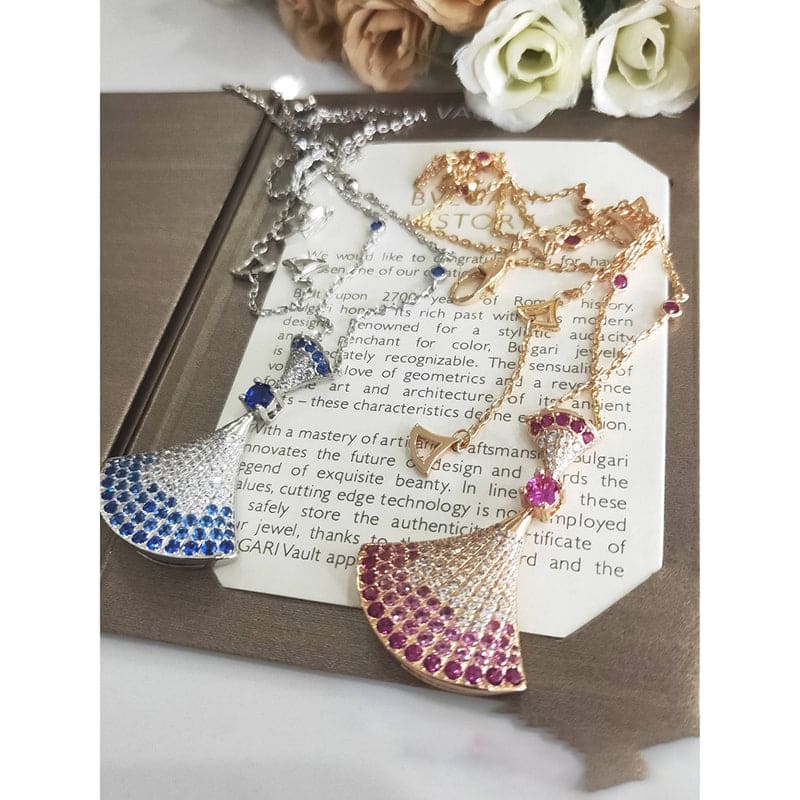 Bvlgari DIVAS' DREAM Pink Diamonds 18K Gold Necklace product image 8, provided for visual reference and product detail review