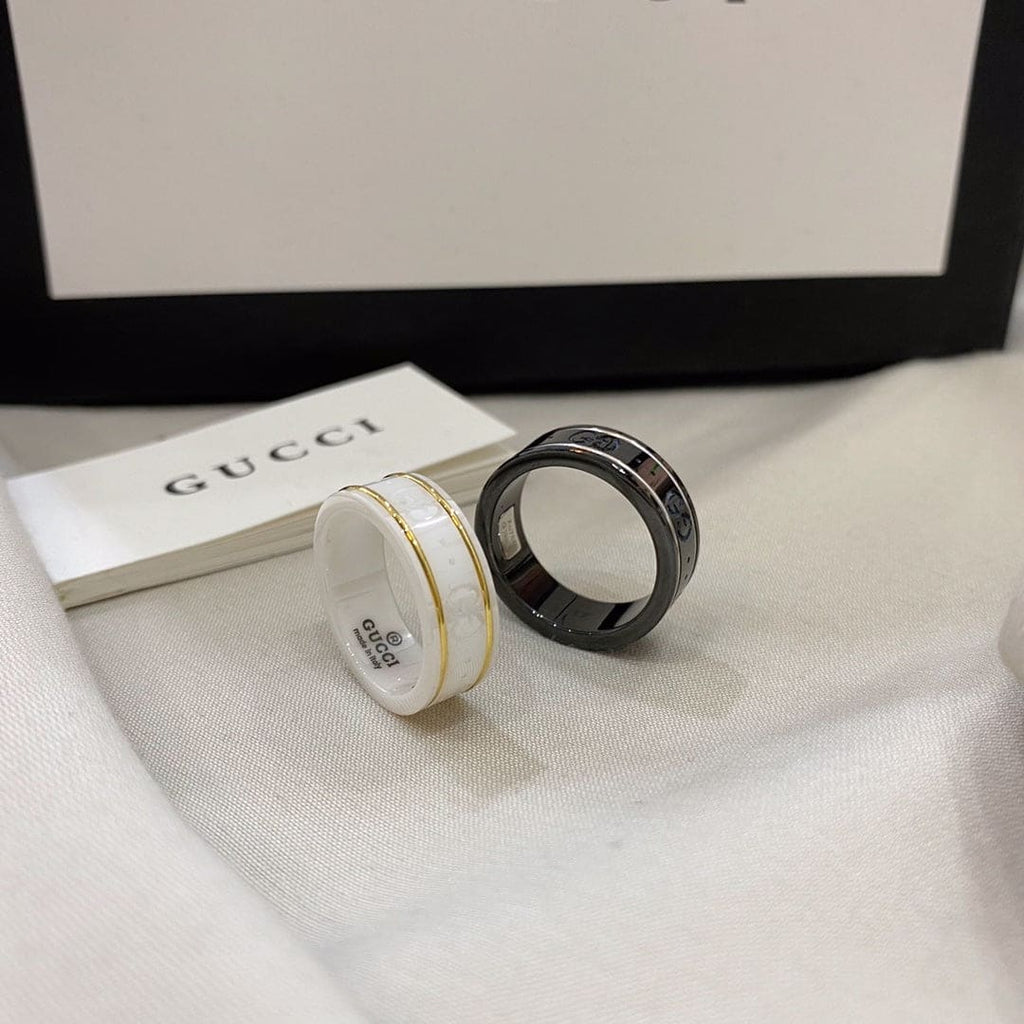 Gucci Double Icon Black Corundum 18K Gold Ring product image 8, provided for visual reference and product detail review