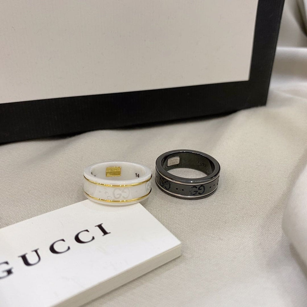 Gucci Double Icon Black Corundum 18K Gold Ring product image 6, provided for visual reference and product detail review