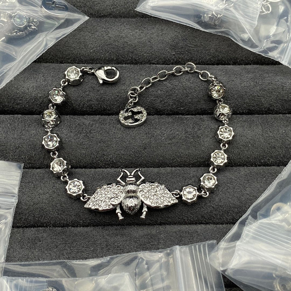 Double Gucci Interlocking Gucci Bee Crystals Bracelet product image 2, provided for visual reference and product detail
