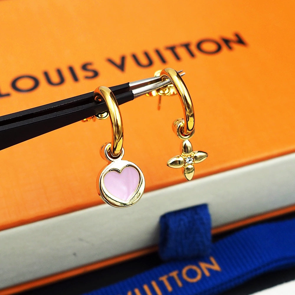 Louis Vuitton Iconic Heart 18K Gold Earrings product image 7, provided for visual reference and product detail review