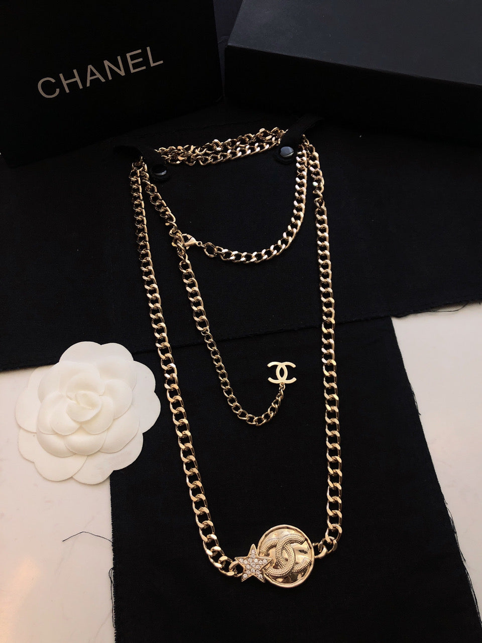 Chanel Rhinestone Star Chain 18K Gold Necklace product image 2, provided for visual reference and product detail review