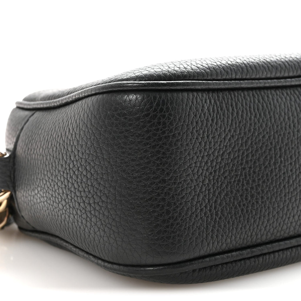 Pebbled Calfskin Small Soho Disco Bag Black product image 9, provided for visual reference and product detail review