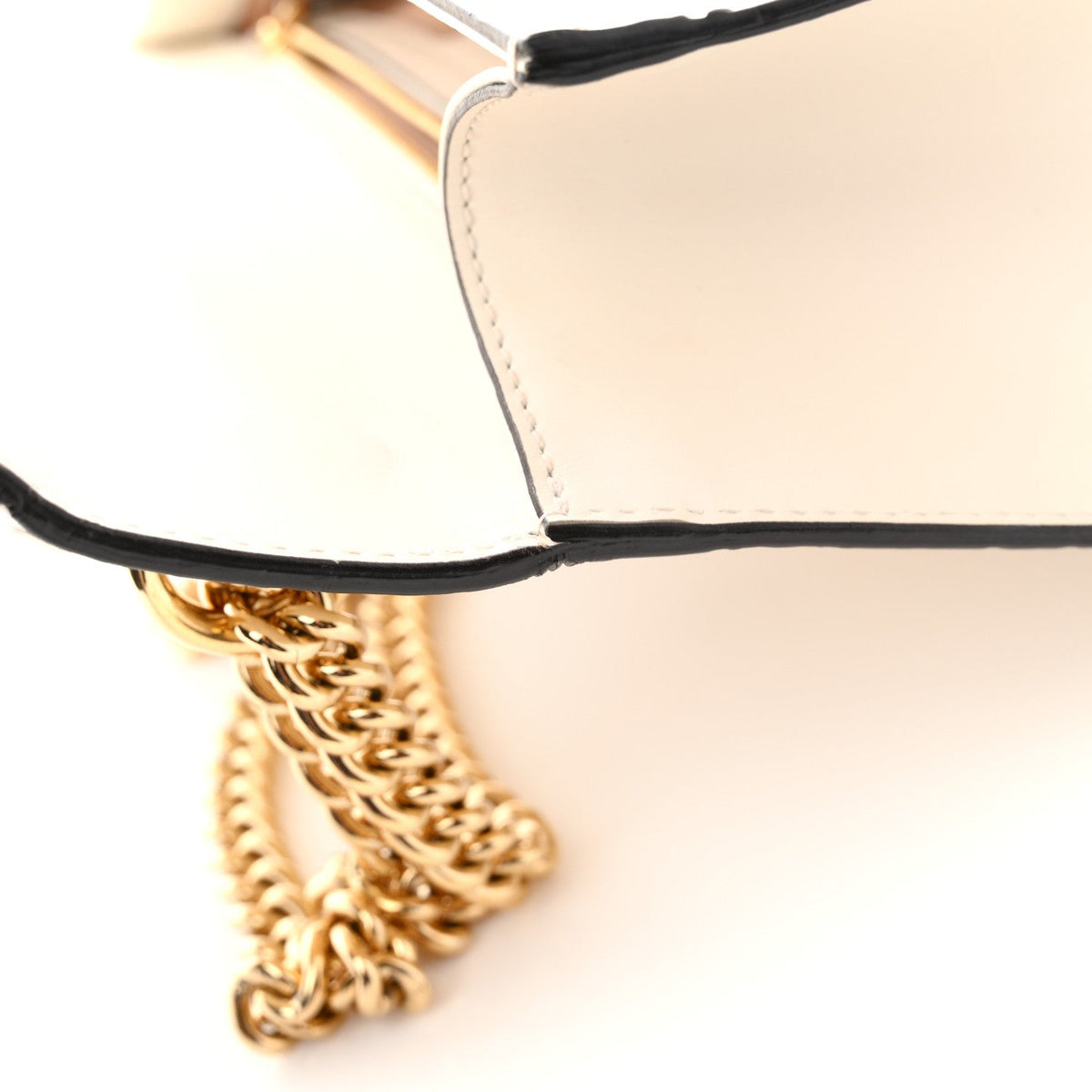 Guccissima Medium Padlock Shoulder Bag Mystic White product image 12, provided for visual reference and product detail review