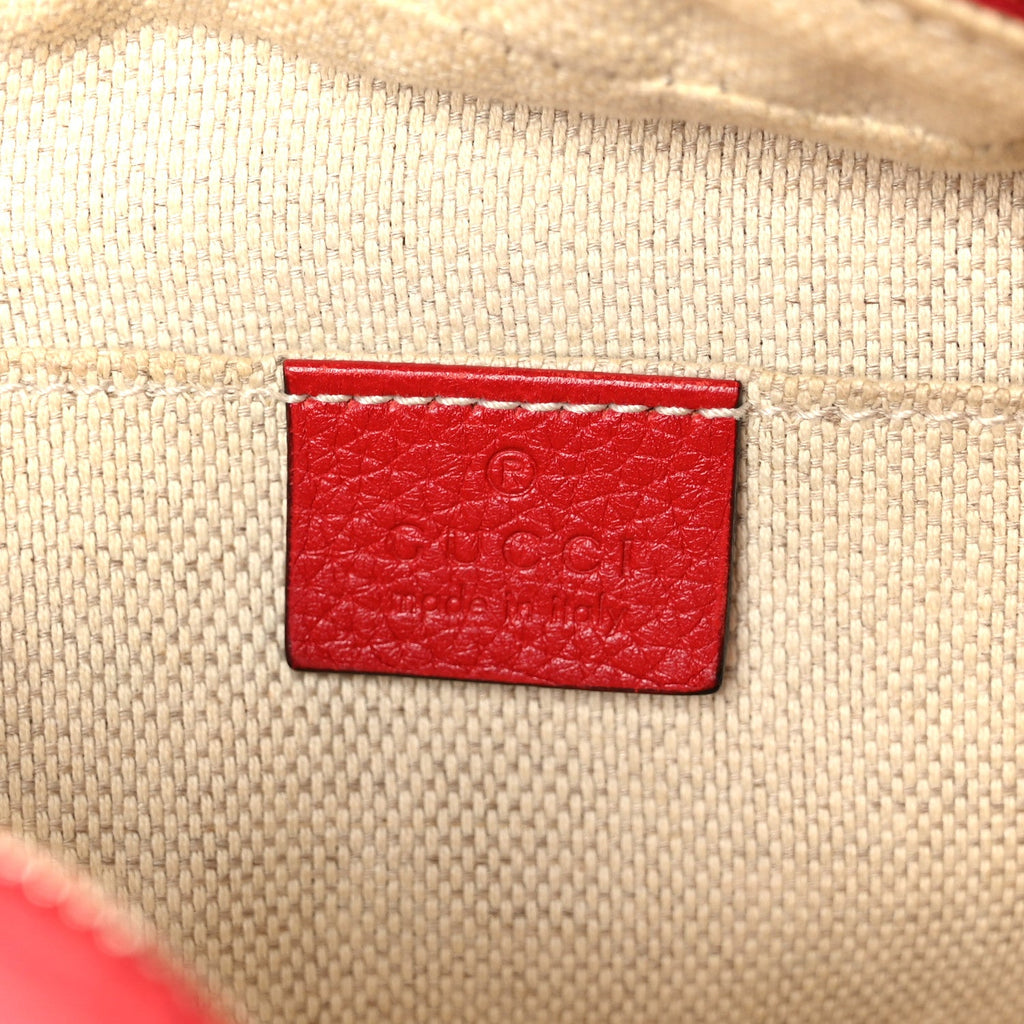 Pebbled Calfskin Small Soho Disco Bag Tabasco Red product image 6, provided for visual reference and product detail review