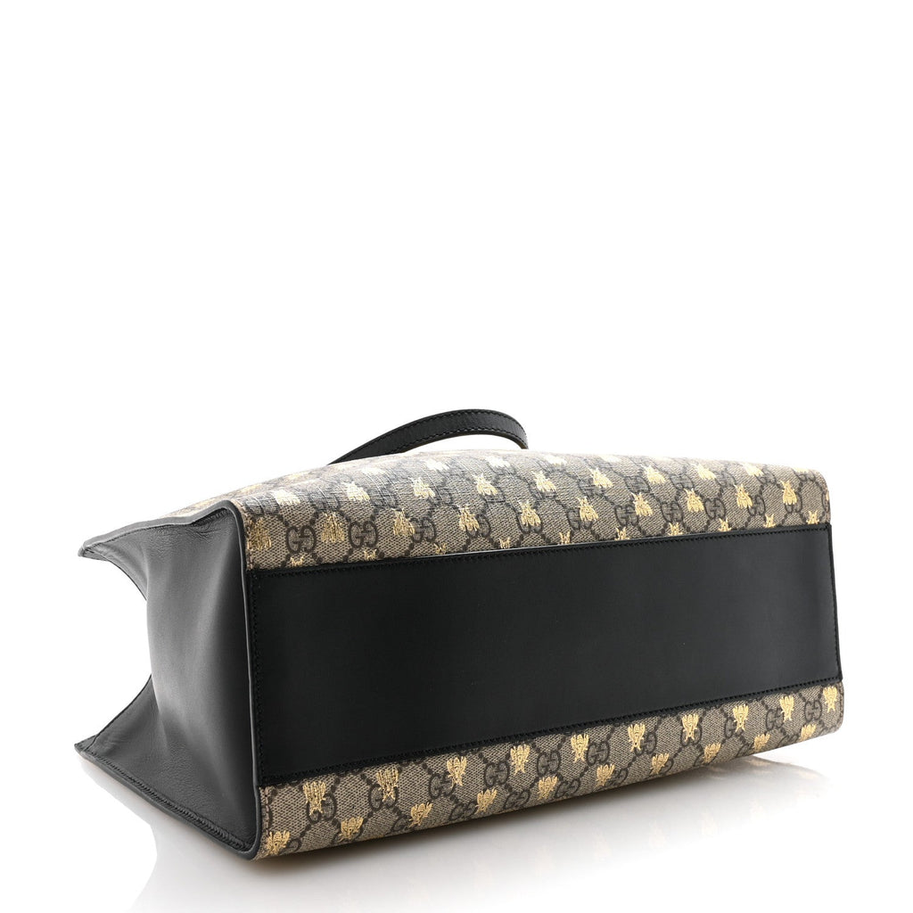 GG Supreme Monogram Bees Medium Padlock Tote Beige Oro Black product image 4, provided for visual reference and product