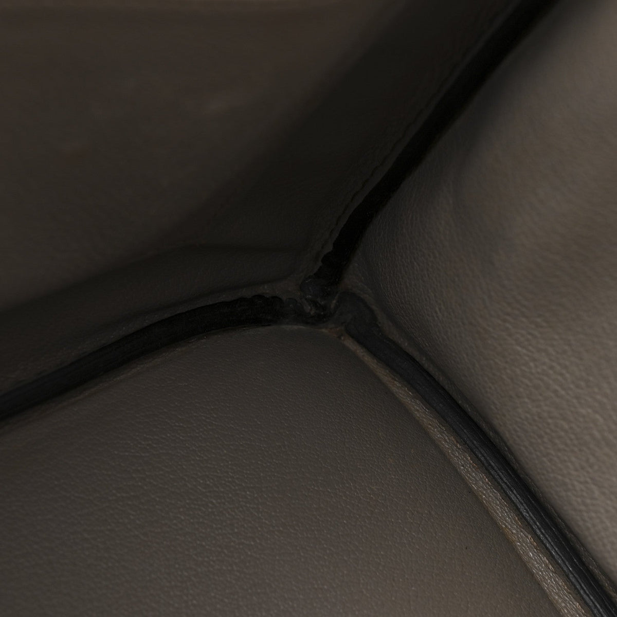 Ostrich Birkin 30 Mousse product image 15, provided for visual reference and product detail review