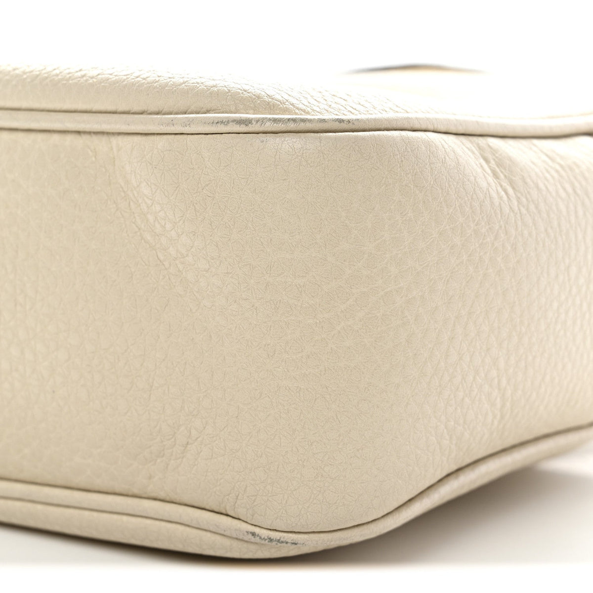 Pebbled Calfskin Small Soho Disco Bag Off White product image 26, provided for visual reference and product detail review