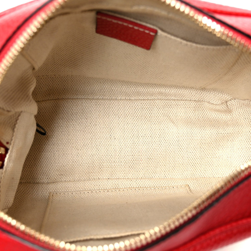Pebbled Calfskin Small Soho Disco Bag Vibrant Red product image 4, provided for visual reference and product detail review