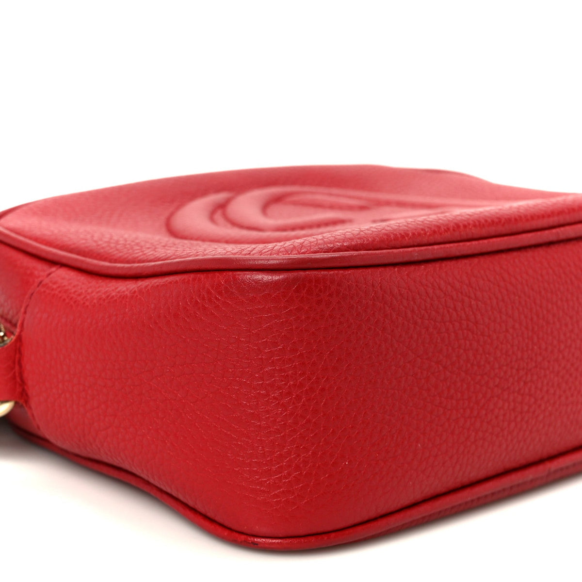 Pebbled Calfskin Small Soho Disco Bag Tabasco Red product image 10, provided for visual reference and product detail review