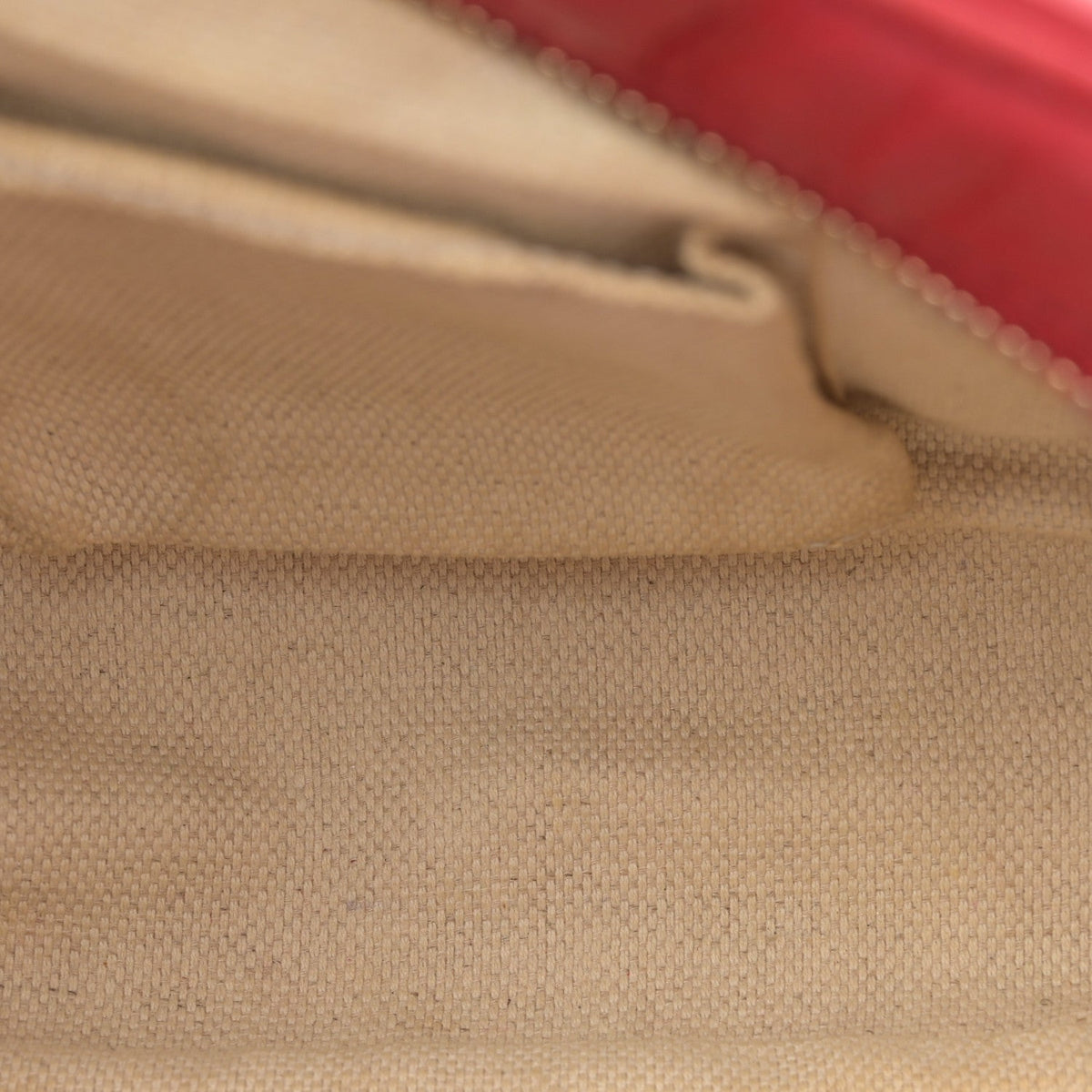 Pebbled Calfskin Small Soho Disco Bag Vibrant Red product image 5, provided for visual reference and product detail review
