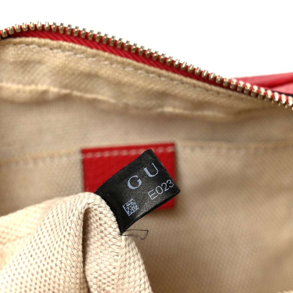 Pebbled Calfskin Small Soho Disco Bag Tabasco Red product image 8, provided for visual reference and product detail review