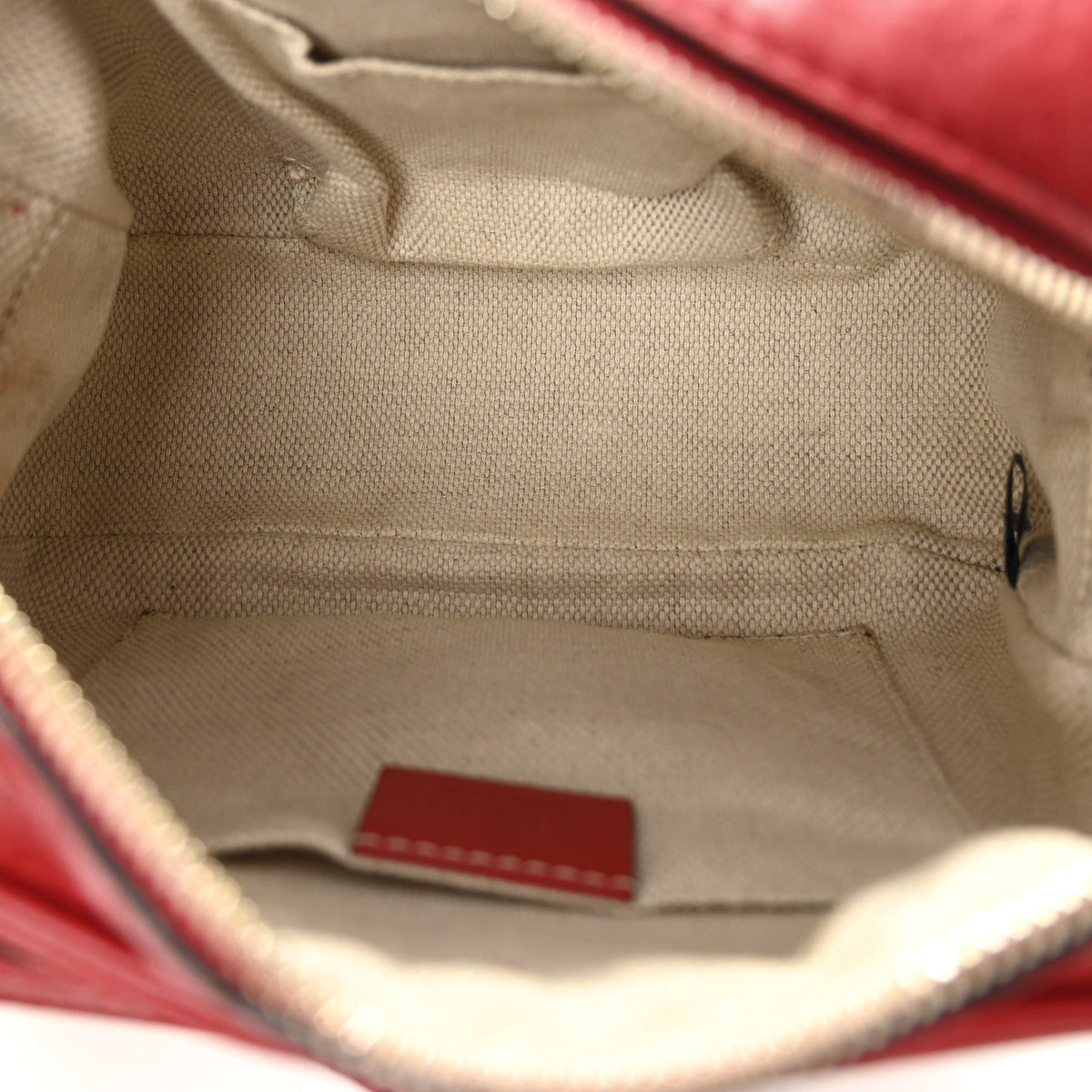 Pebbled Calfskin Small Soho Disco Bag Tabasco Red product image 5, provided for visual reference and product detail review