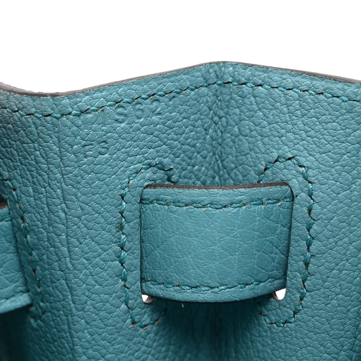 Togo Kelly Retourne 28 Bleu Atoll product image 13, provided for visual reference and product detail review