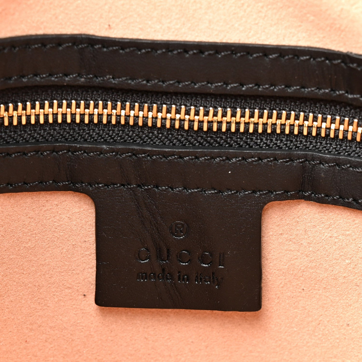 GG Supreme Monogram Bees Medium Padlock Tote Beige Oro Black product image 6, provided for visual reference and product