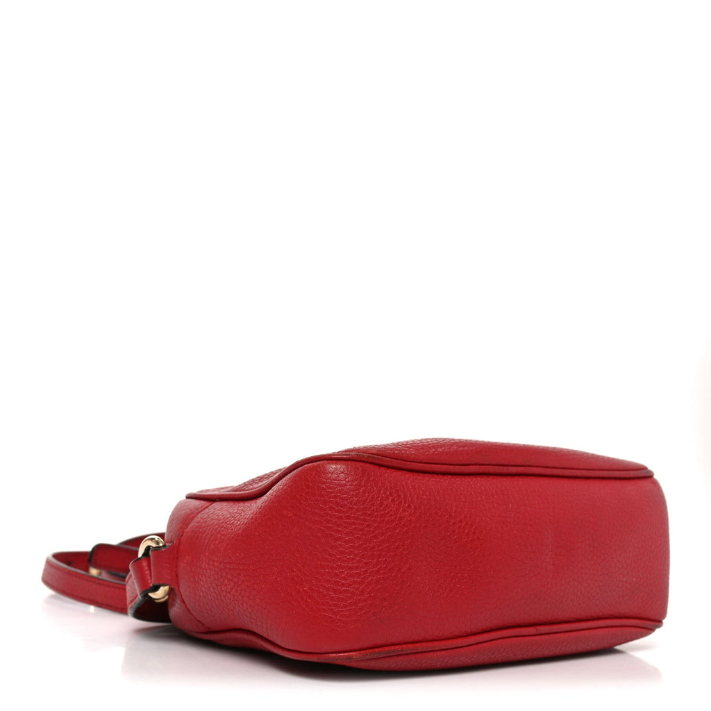 Pebbled Calfskin Small Soho Disco Bag Tabasco Red product image 3, provided for visual reference and product detail review