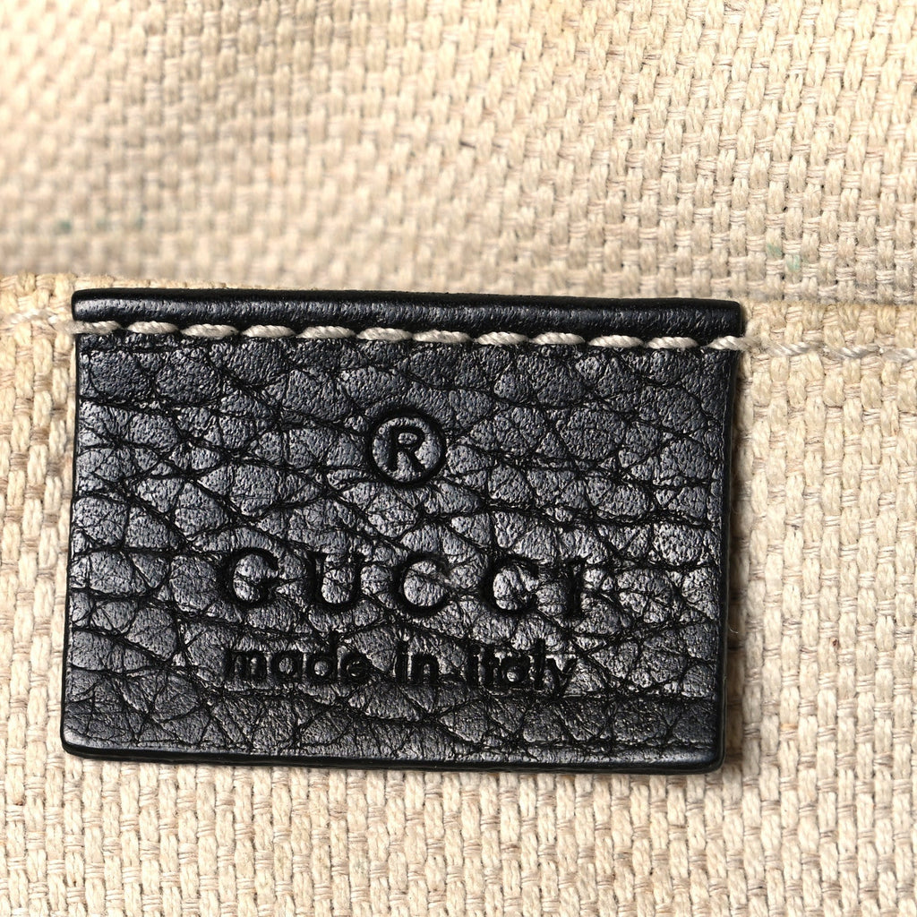 Pebbled Calfskin Small Soho Disco Bag Black product image 6, provided for visual reference and product detail review