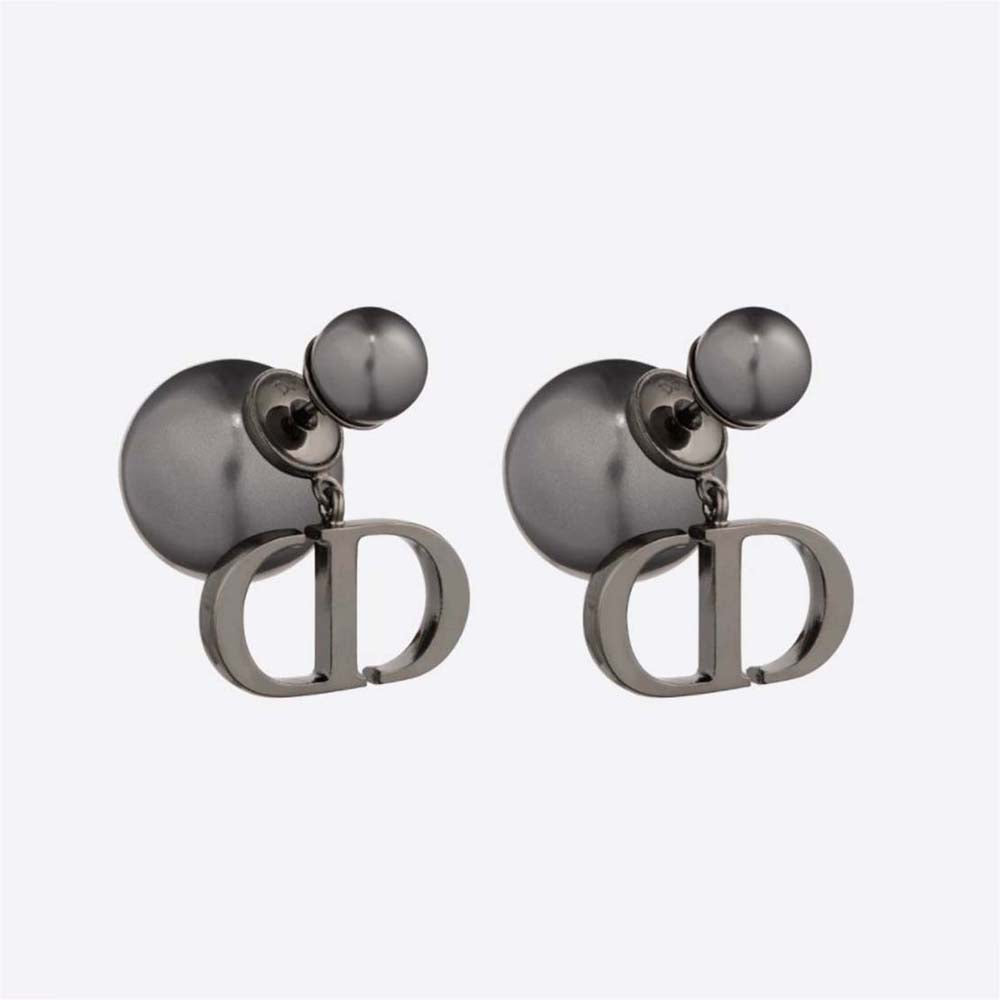 Dior Tribales Grey Pearl 18K Gold Earrings product image 1, provided for visual reference and product detail review