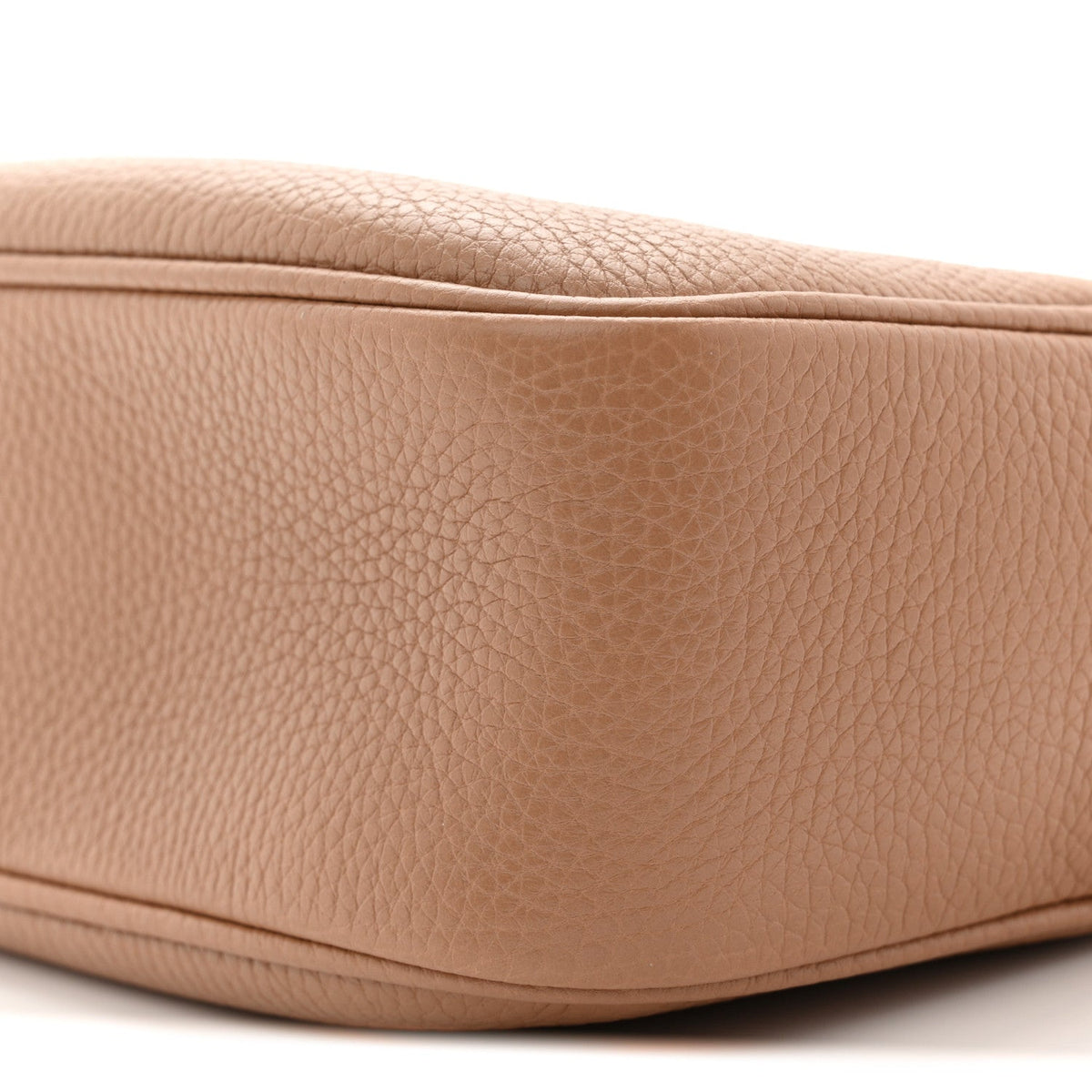 Pebbled Calfskin Small Soho Disco Bag Camelia product image 10, provided for visual reference and product detail review