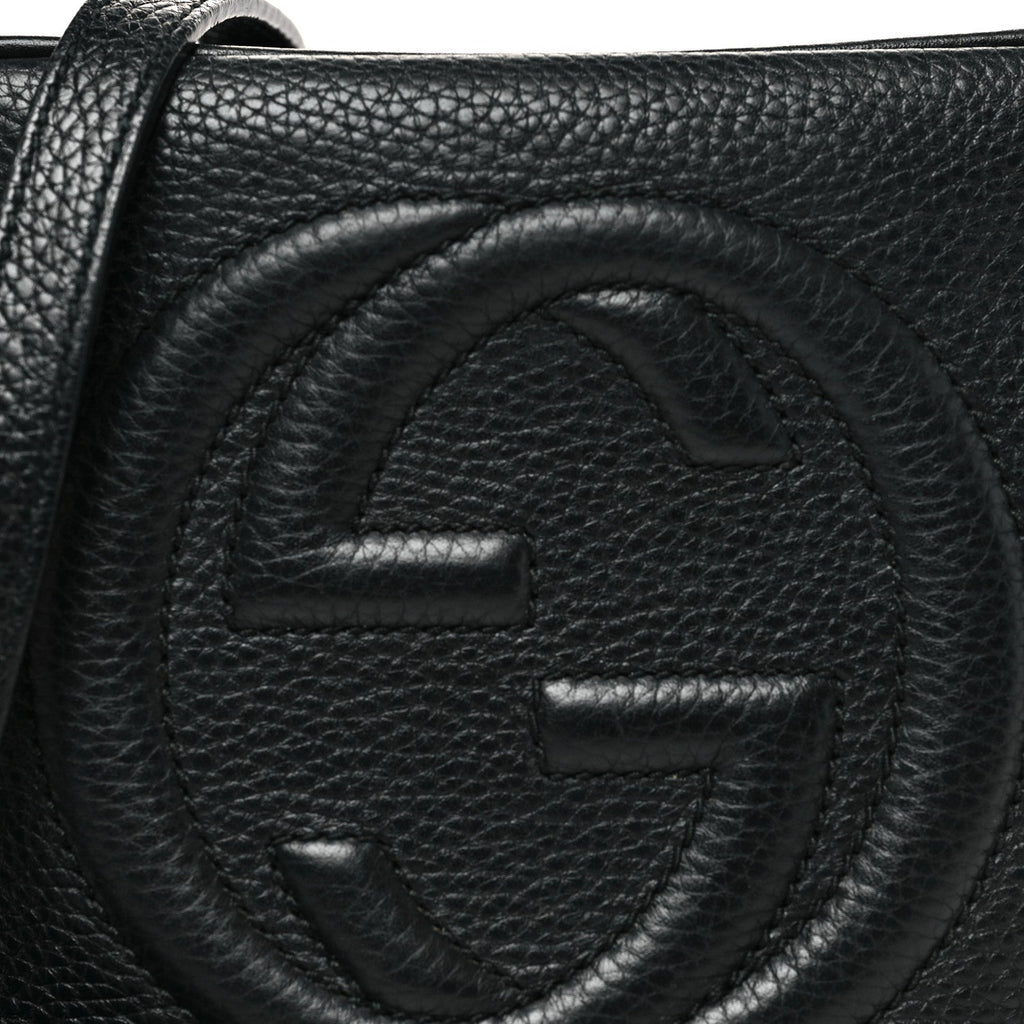 Pebbled Calfskin Small Soho Disco Bag Black product image 8, provided for visual reference and product detail review